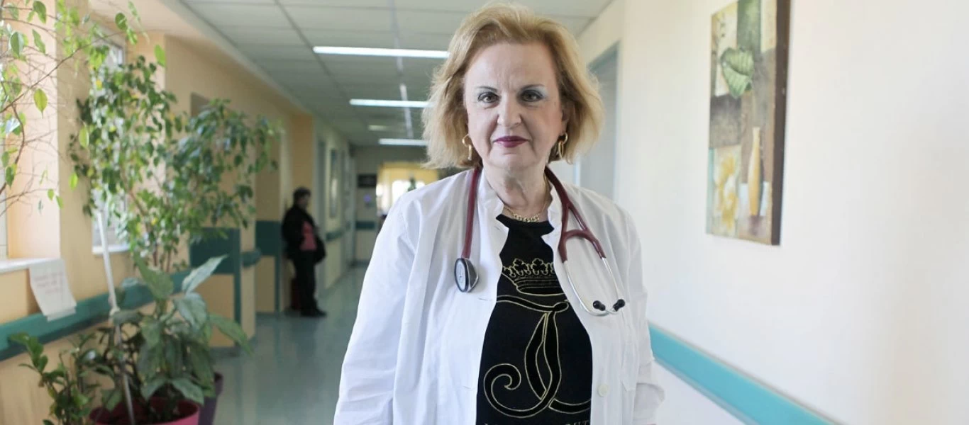 Η Μ.Παγώνη λέει πως «μόνο» το 10% των εμβολιασμένων εμφανίζει παρενέργειες